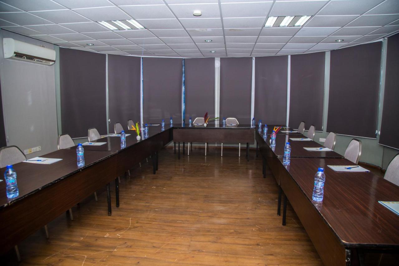 Airside Hotel Άκρα Εξωτερικό φωτογραφία