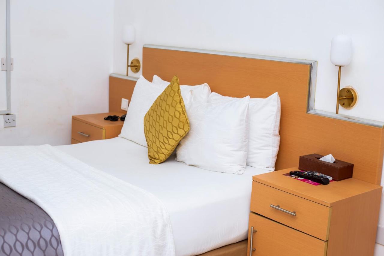 Airside Hotel Άκρα Εξωτερικό φωτογραφία
