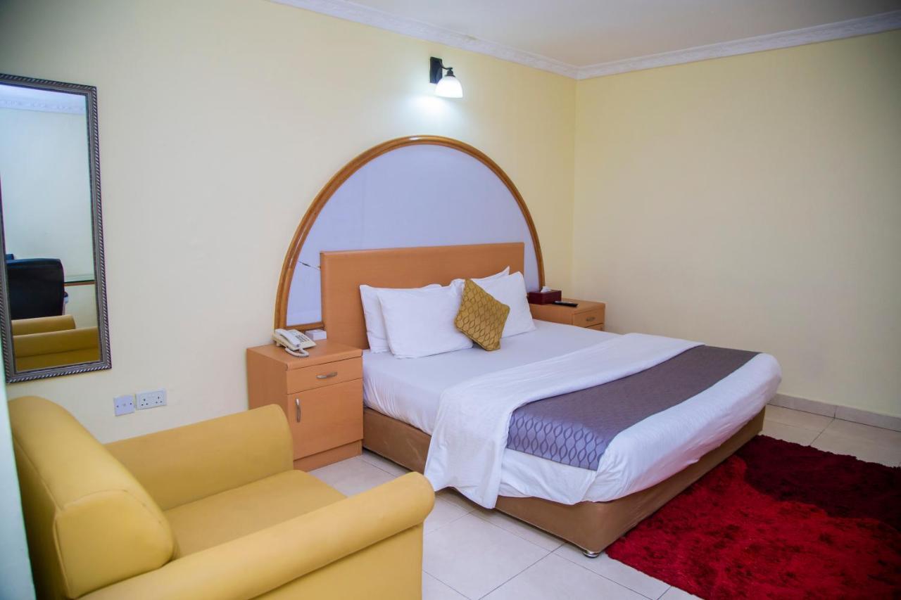 Airside Hotel Άκρα Εξωτερικό φωτογραφία