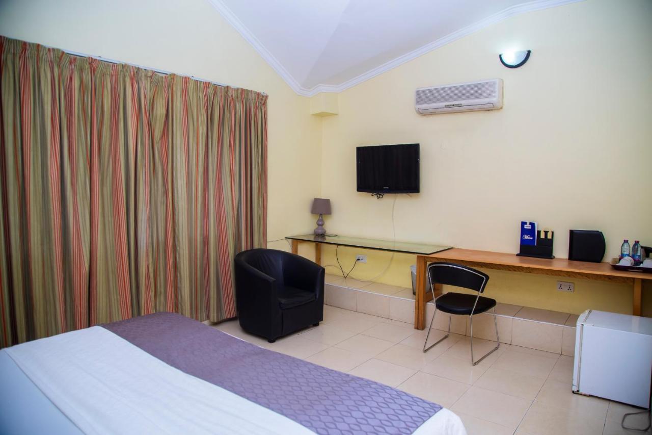 Airside Hotel Άκρα Εξωτερικό φωτογραφία