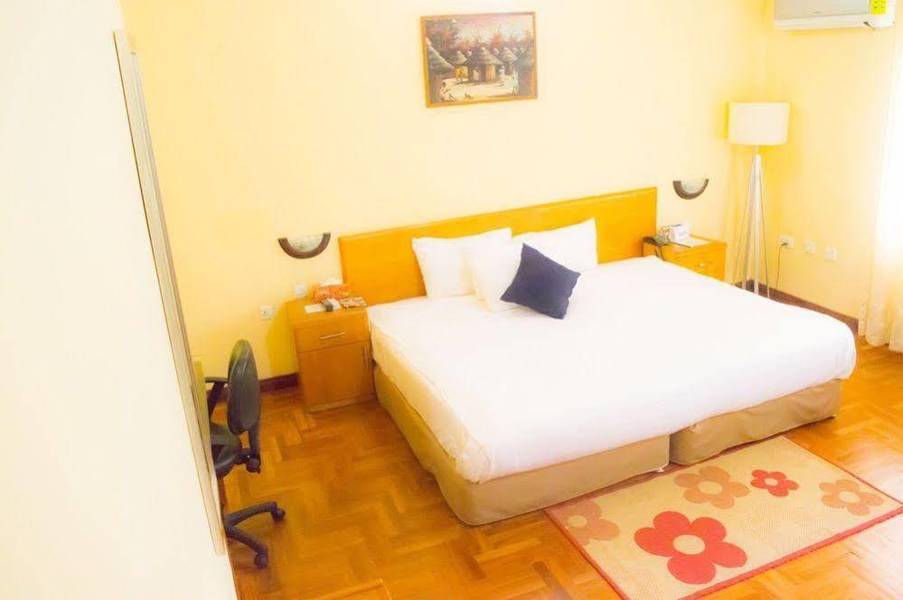 Airside Hotel Άκρα Εξωτερικό φωτογραφία