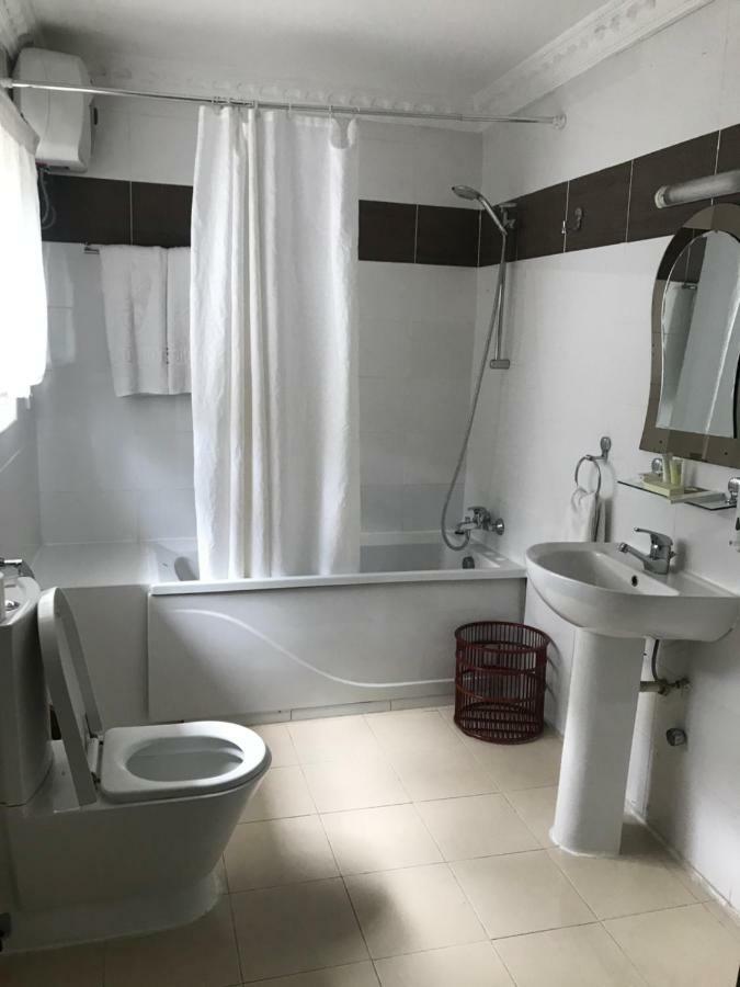 Airside Hotel Άκρα Εξωτερικό φωτογραφία